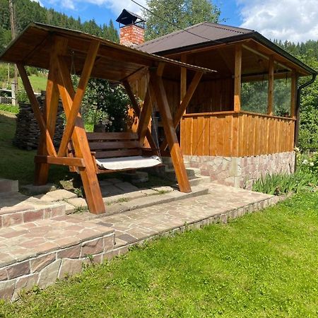 Apartmán Underhills House Jaremče Exteriér fotografie