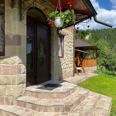Apartmán Underhills House Jaremče Exteriér fotografie