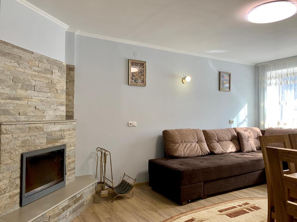 Apartmán Underhills House Jaremče Exteriér fotografie