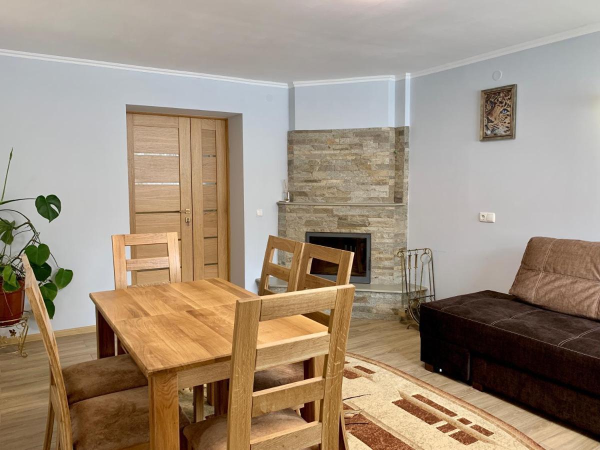 Apartmán Underhills House Jaremče Exteriér fotografie