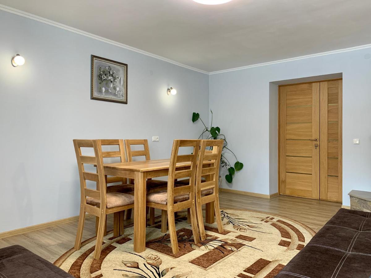 Apartmán Underhills House Jaremče Exteriér fotografie