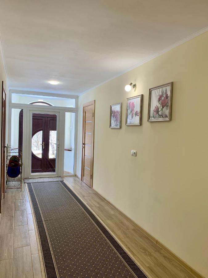 Apartmán Underhills House Jaremče Exteriér fotografie