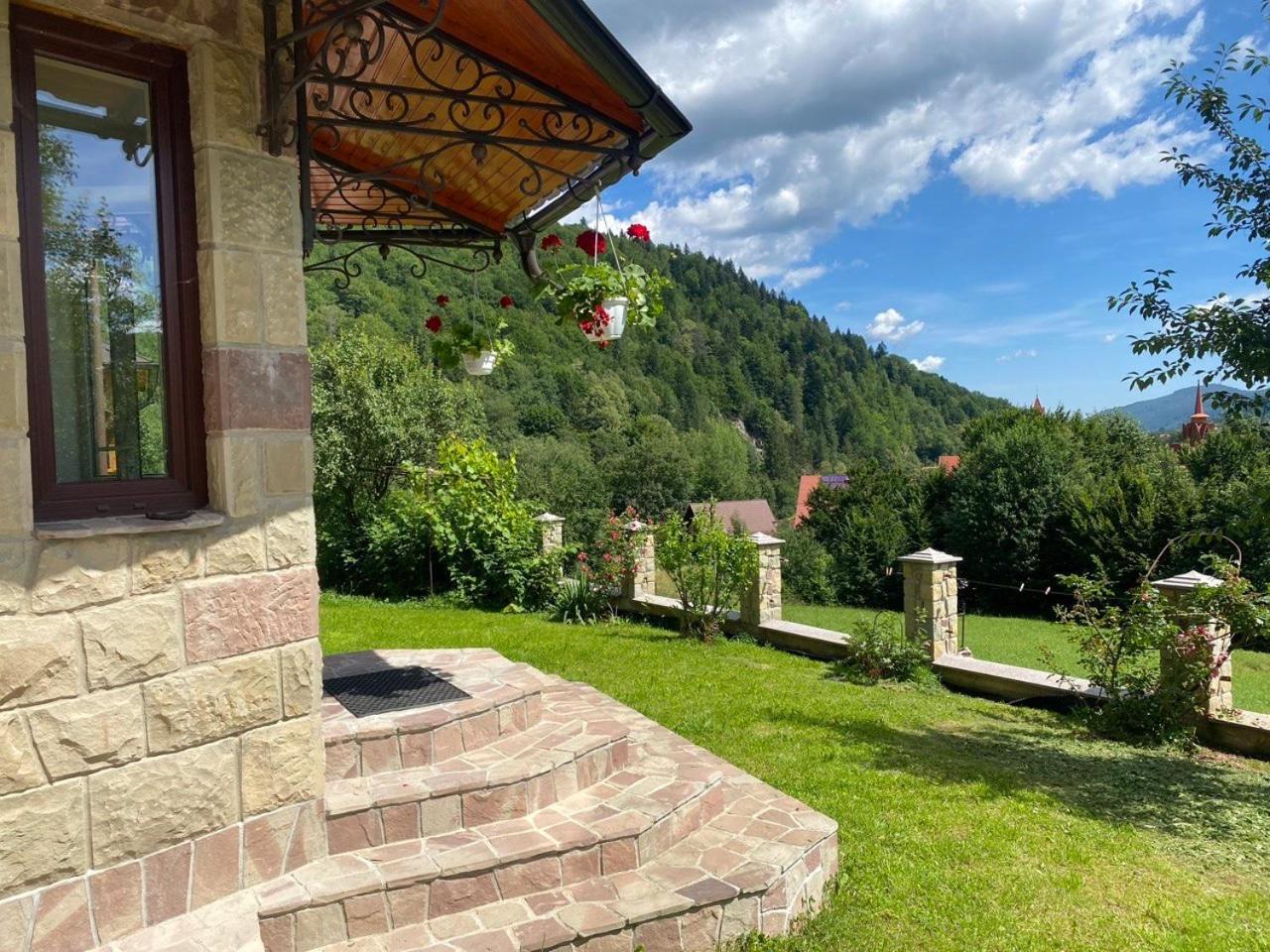 Apartmán Underhills House Jaremče Exteriér fotografie